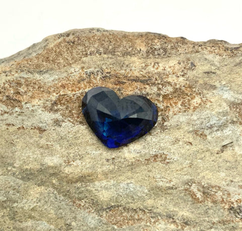 Synthetic Heart-Shaped Sapphire - One Parcel of 1 Loose Stone