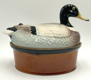 Oval Ceramic Baker with Duck Lid